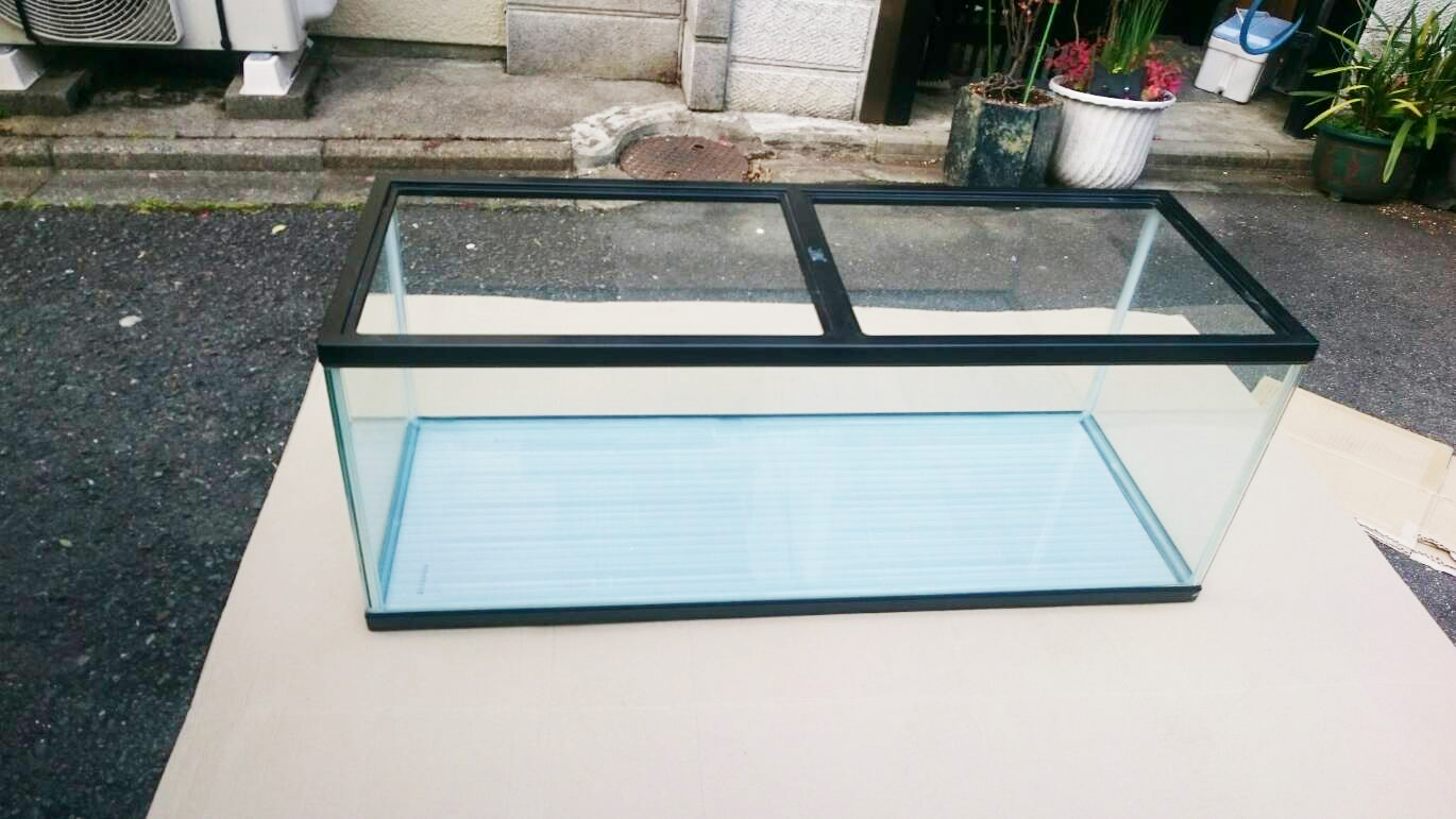 京都府京都市のお客様より120cmフチありガラス水槽、コトブキSV9000等完全無償にてお引き取り(回収)しました
